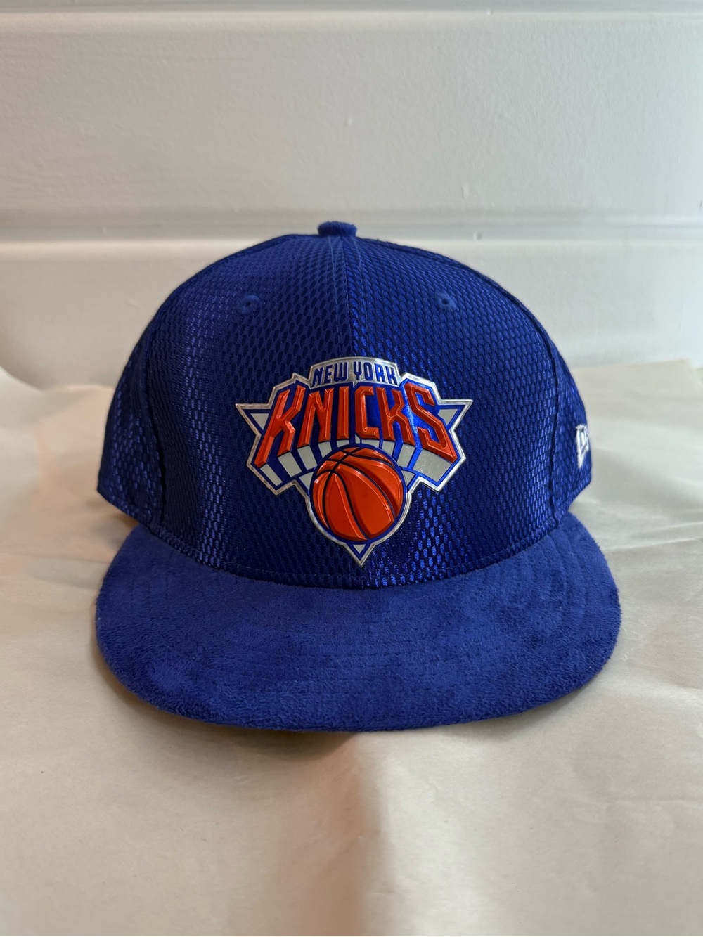 New York Knicks Mesh Fitted Hat